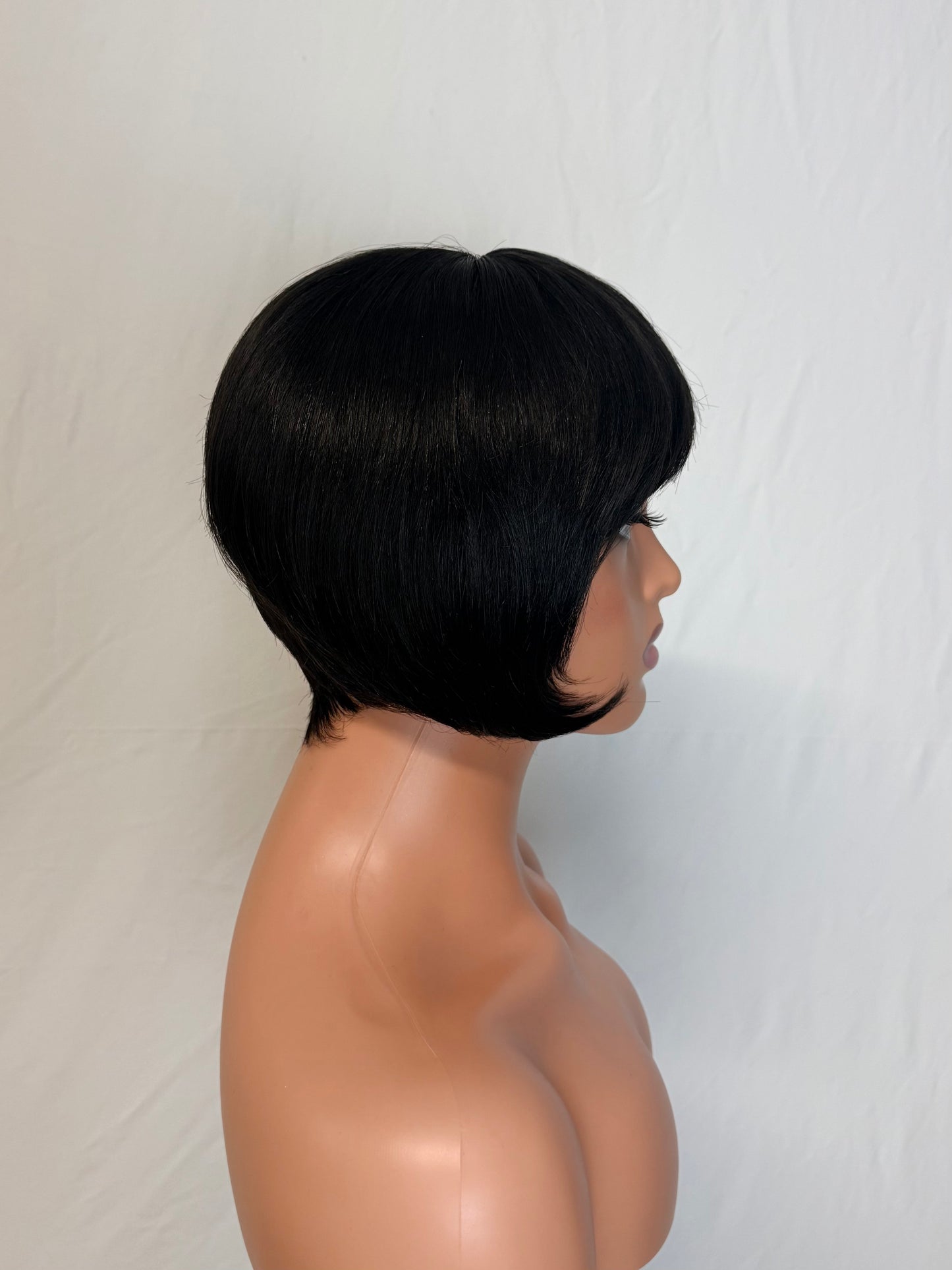Ivy – Sleek Bob Wig with Fringe, Black