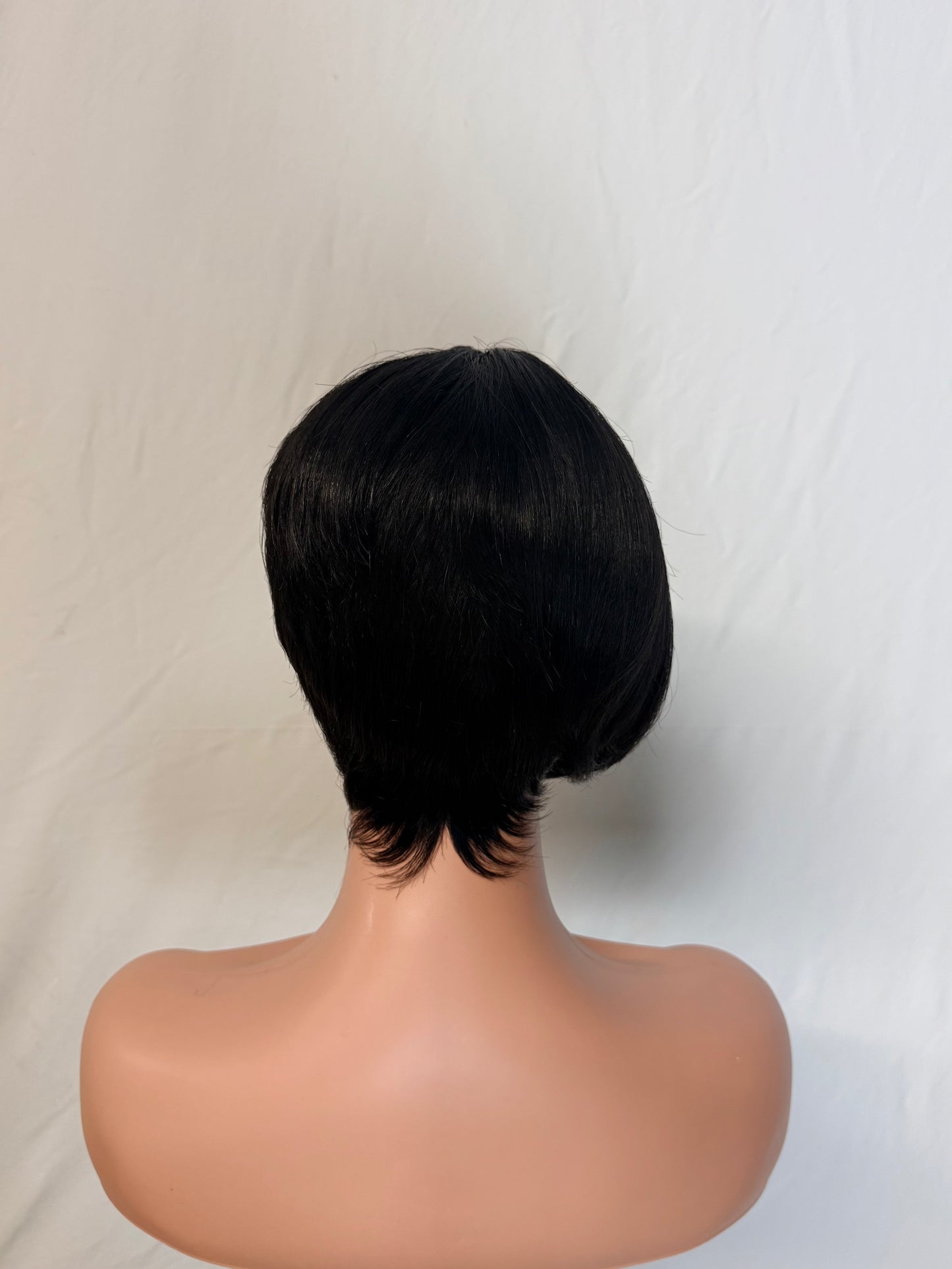 Ivy – Sleek Bob Wig with Fringe, Black