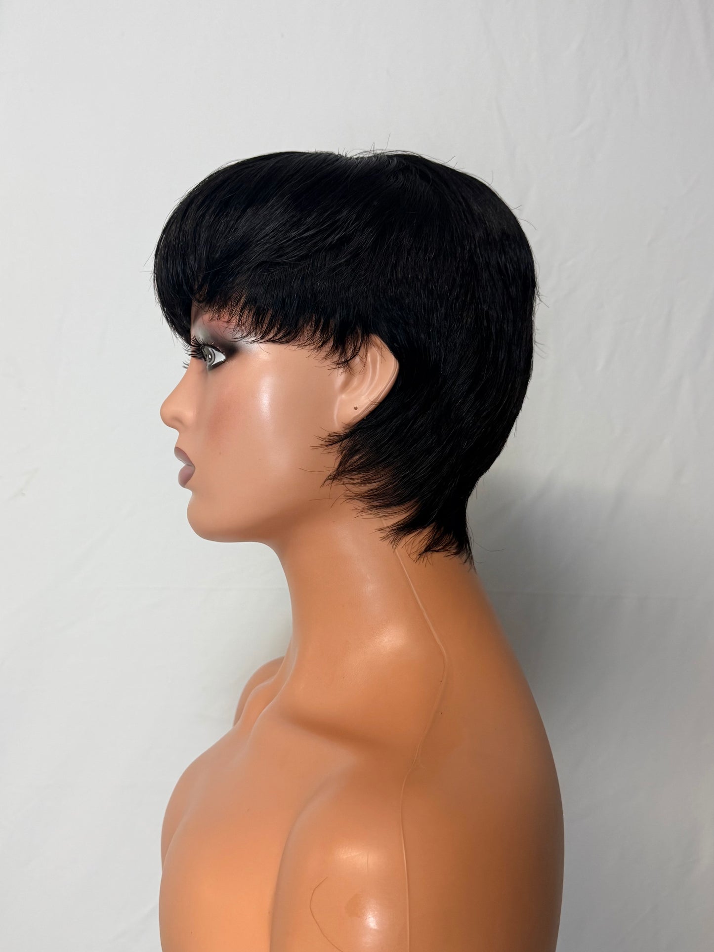 Ivy – Sleek Bob Wig with Fringe, Black