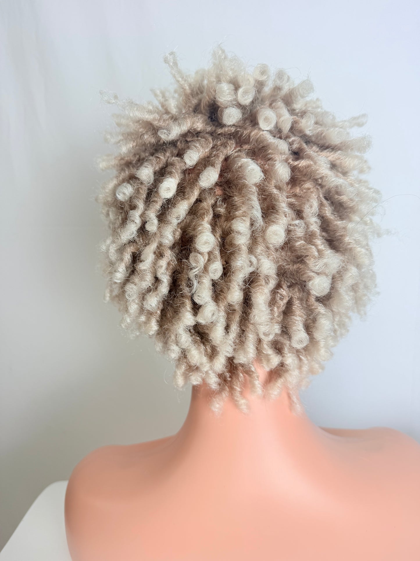Short Spiral Curl Wig – Platinum Blonde (Synthetic)